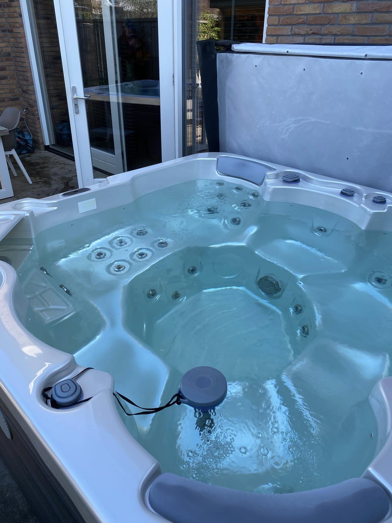 How to Reduce Chlorine in Hot Tub: Tips for Safe and Clear Water 1 Elite Wellness